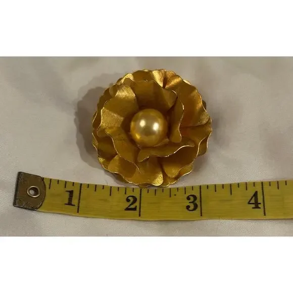 Vintage Gold Toned Flower Brooch with Faux Pearl, Carnation, Rose Design Large - Picture 6 of 6